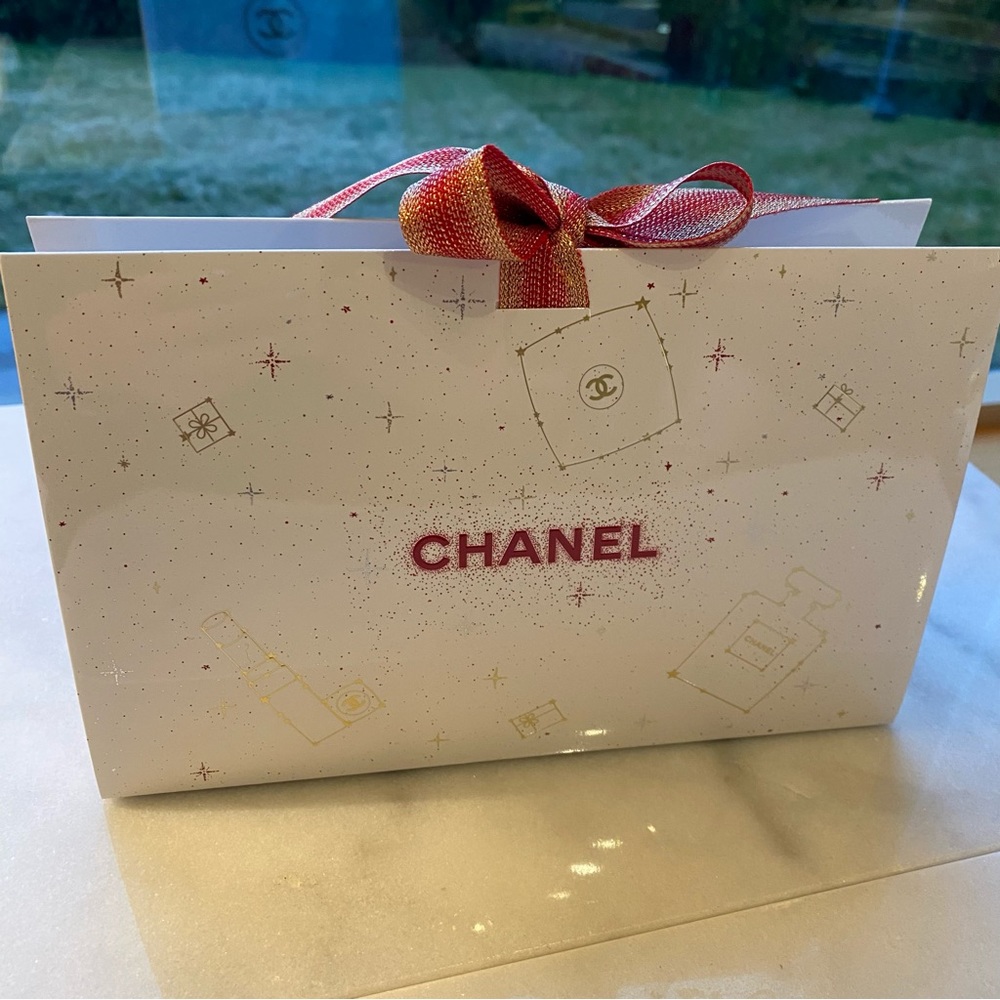 Chanel Xmas 2022 White Envelope Fold Up Gift Box Packaging, NEW
